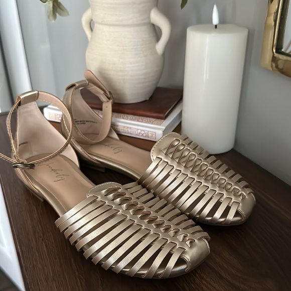 Wonderly Women’s Tibby Gold Huarache Flats - Picture 6 of 9